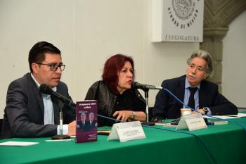 El Instituto de Investigaciones Legislativas del Congreso de la CDMX presentó el libro “El régimen de AMLO a debate”