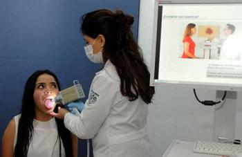 Personal de salud, con doble responsabilidad: cuidar de los otros y de sí mismos