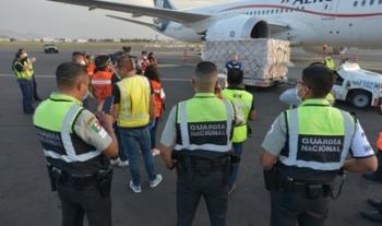 Llega a México sexto vuelo con insumos médicos para protección del personal de salud