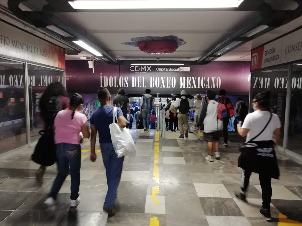 Historias en el metro - Los mariachis callaron