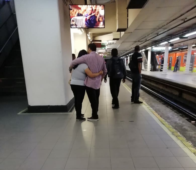 Historias en el metro - Amor en contingencia