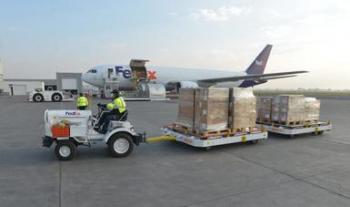 Llega a México segundo vuelo de Estados Unidos con equipo médico para COVID-19
