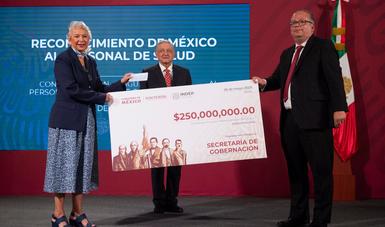 Recibe secretaria de Gobernación cheque para condecoración Miguel Hidalgo que será entregada para reconocer a personal del sector salud