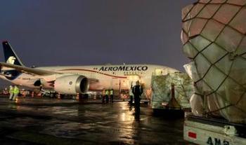 85 ventiladores llegan a México en vuelo número 17 para combate a COVID-19