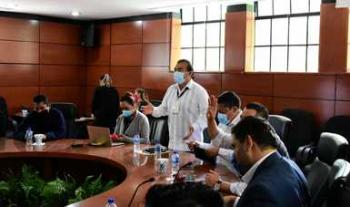 Se reúnen autoridades del sector Salud con papás y mamás de niñas y niños con cáncer