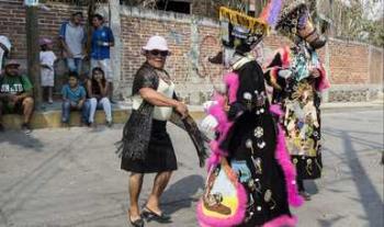 Antropóloga del INAH analiza el “tercer género”: muxes, chotos y marisoles