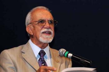 Luchar por el respeto a los derechos humanos, tarea de los abogados: Raúl Carrancá