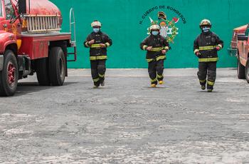 ¡No sólo combaten al fuego! bomberos de la UNAM realizan trabajo multidisciplinario