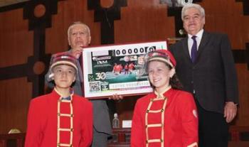 Conmemora Lotería Nacional a Grupos Beta del INM por su 30 aniversario