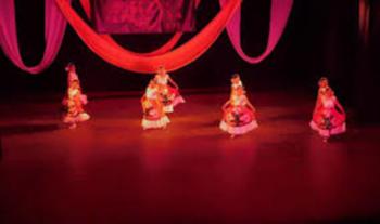 El Ballet Folklórico Magisterial Huehuecoyotl cumple 40 años de tradición dancística, poniendo en alto el estado de Durango