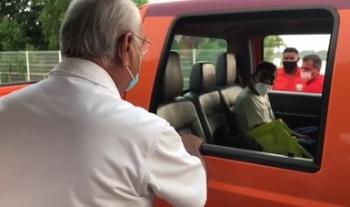 Trasladan Grupos Beta del INM a joven migrante a la frontera con Guatemala para reencontrarse con su familia