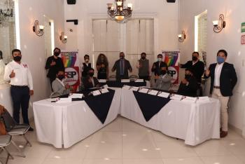 Redes Sociales Progresistas "sale del closet"