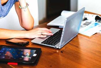 Universitarios imparten cursos de TIC´s, con perspectiva de género