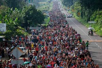 Migrantes prefieren transitar en caravana