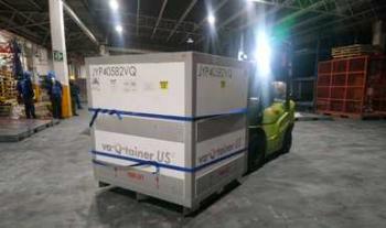 Arriba a México cargamento con antígeno de AstraZeneca para producción de vacuna contra COVID-19