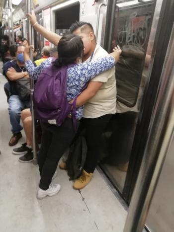 Historias en el metro - Amor en naranja
