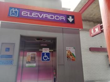 Historias en el metro - Sube y baja