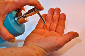 Geles antibacteriales adulterados pueden ocasionar daños a la salud