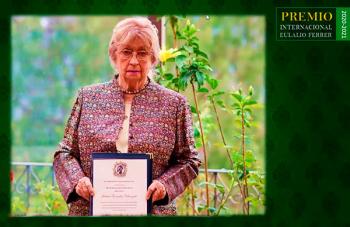 Juliana González, primera mujer en recibir el Premio Internacional Eulalio Ferrer