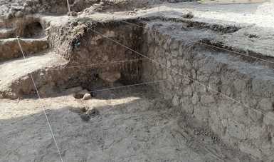 Descubren vestigios de basamento piramidal en Tlalmanalco, Estado de México