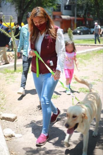 Firma candidata Nancy Núnez Decálogo de Compromisos para el Bienestar Animal