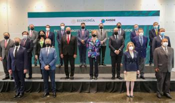 La secretaria Clouthier preside toma de protesta del Consejo Directivo de la AMSDE