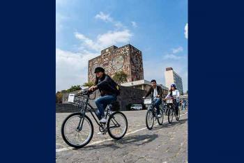 Pedalear al aire libre produce felicidad