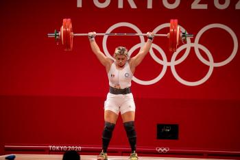 Entrega pesista Aremi Fuentes tercera medalla para México en Tokio 2020