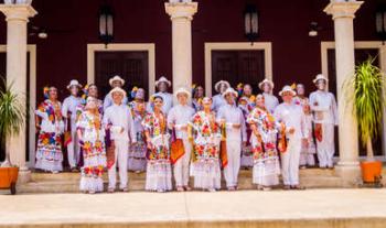 La Compañía de Danza Folklórica Kaambal celebra sus raíces yucatecas