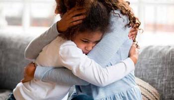 Vínculos seguros y afectuosos protegen a infantes y adolescentes frente al duelo