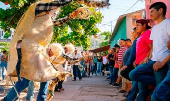 El libro “Los Chayacates de Ixtlahuacán. Una historia de tradición y devoción” busca preservar una de las fiestas más antiguas de Colima