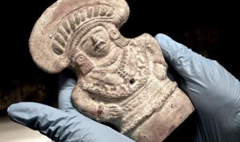 Prueban con éxito método para revertir deterioro por sales en cerámica de la Colección Maya del MNA