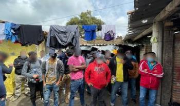 Rescata INM a 133 personas migrantes en casa de seguridad en Puebla