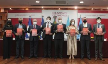 Entrega oficial del Plan de Desarrollo Integral a El Salvador, Guatemala, Honduras y México por parte de la Cepal
