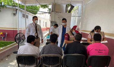 Unen esfuerzos INM e IMSS en Chiapas para vacunar a personas migrantes