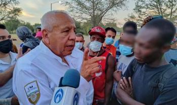 Coordina comisionado del INM tareas de atención a personas migrantes extranjeras en Ciudad Acuña