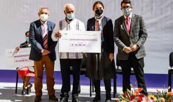 Mediante el AIEC, se entregan premios de artes visuales, literatura y conocimientos ancestrales en Tlaxcala