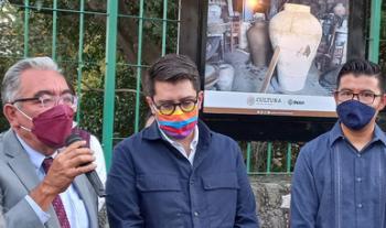 Inauguran en Tepeyanco, Tlaxcala, muestra fotográfica sobre la talavera de San Pablo del Monte
