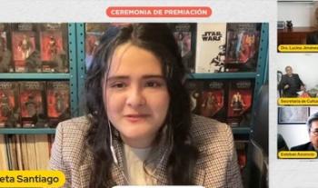 Violeta Santiago Hernández recibe el Premio Bellas Artes de Crónica Literaria Carlos Montemayor 2021