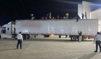 Rescata INM a 359 personas migrantes que viajaban en la caja de un tractocamión