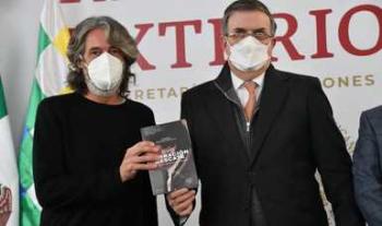 Canciller Ebrard participa en la presentación del libro Evo, Operación Rescate