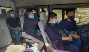 Identifica INM a personas migrantes irregulares trasladadas por supuesto funcionario de la Cámara de Diputados