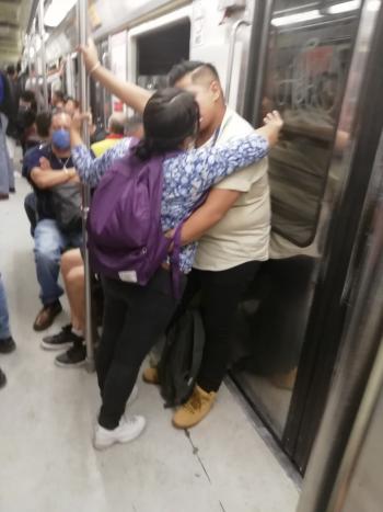 Historias en el metro - No se murió el amor