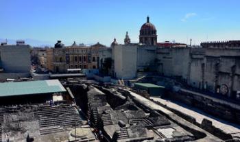 A partir del Templo Mayor, Eduardo Matos Moctezuma disecciona la dualidad del recinto sagrado de Tenochtitlan