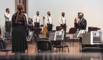 El Ensamble Escénico Vocal busca dos jóvenes cantantes para que se sumen a su trabajo artístico e interdisciplinario
