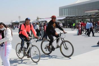 Ciclistas de la CDMX y EDOMEX, los primeros y únicos en rodar en el Aeropuerto Felipe "Ángeles"