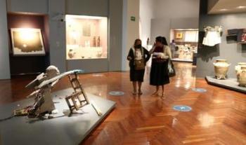 El Inbal y la Escuela de Artesanías reconocen aporte de las artesanas y artesanos con exposición y talleres