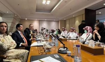 Canciller Ebrard promueve en Arabia Saudita inversiones para México 