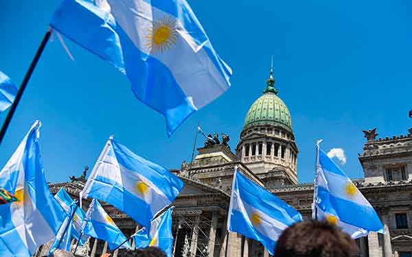 Reforzar el mercado interno y atraer inversiones, estrategias pendientes de México y Argentina