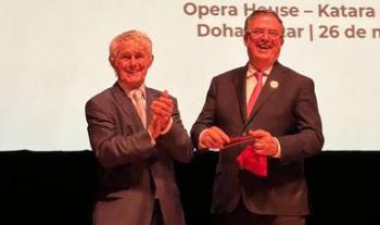 Canciller Ebrard otorga reconocimiento a Bora Milutinovic